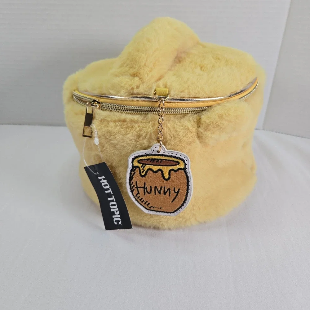 Disney Winnie The Pooh Hunny Pot Plush Fuzzy Round Makeup Case Bag Hot Topic NWT